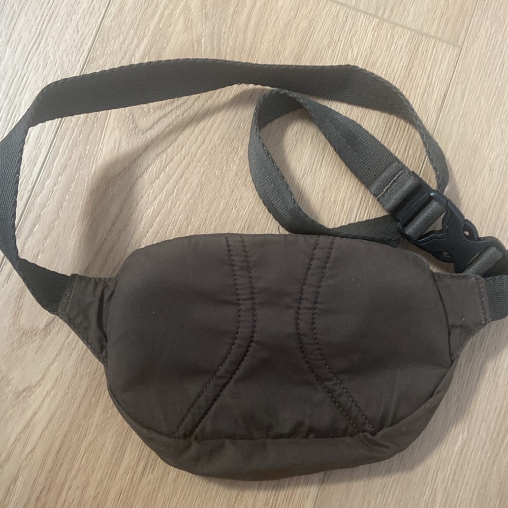 Vuori Army Belt Bag - Picture 5 of 8